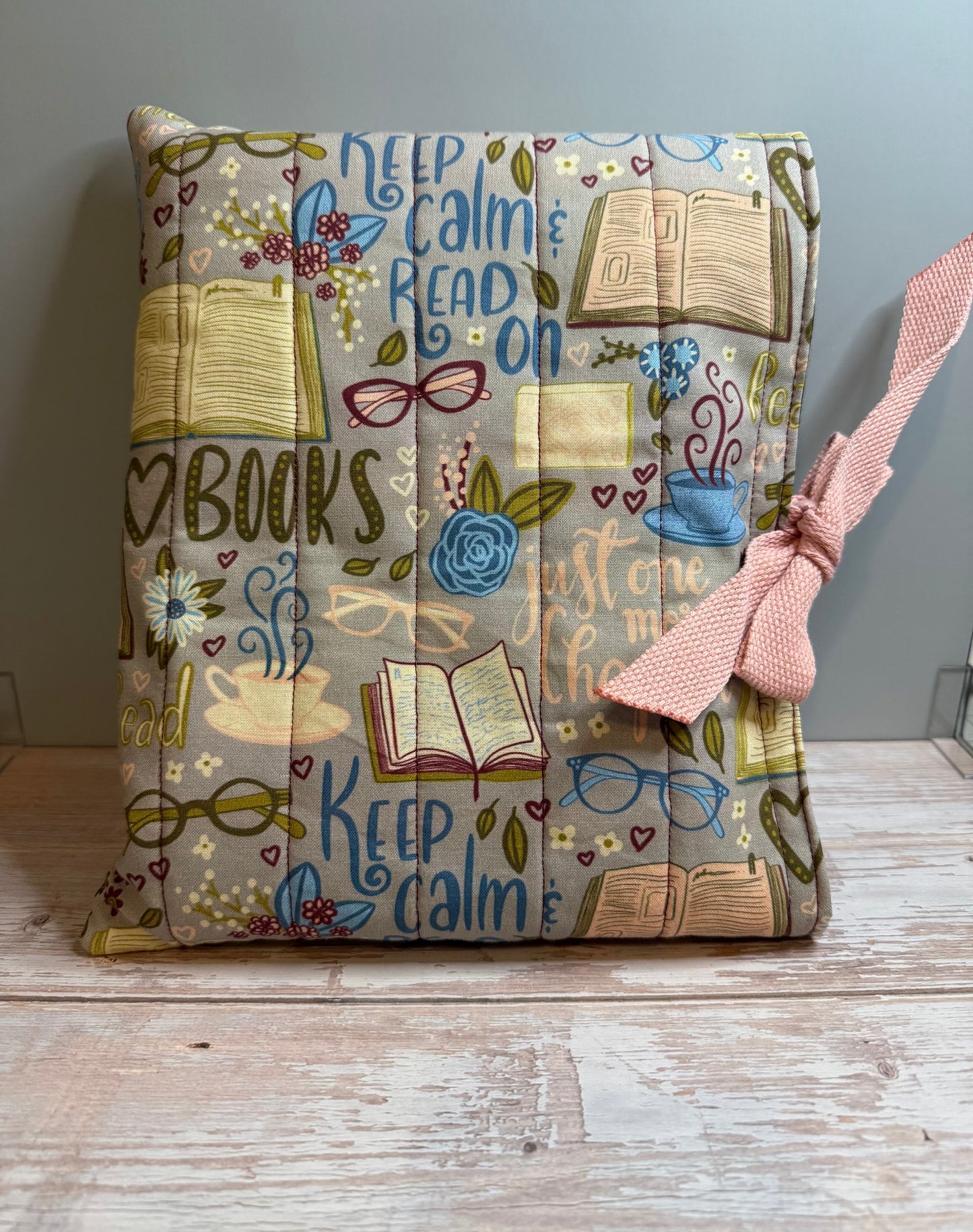 Keep Calm & Read On Book Sleeve